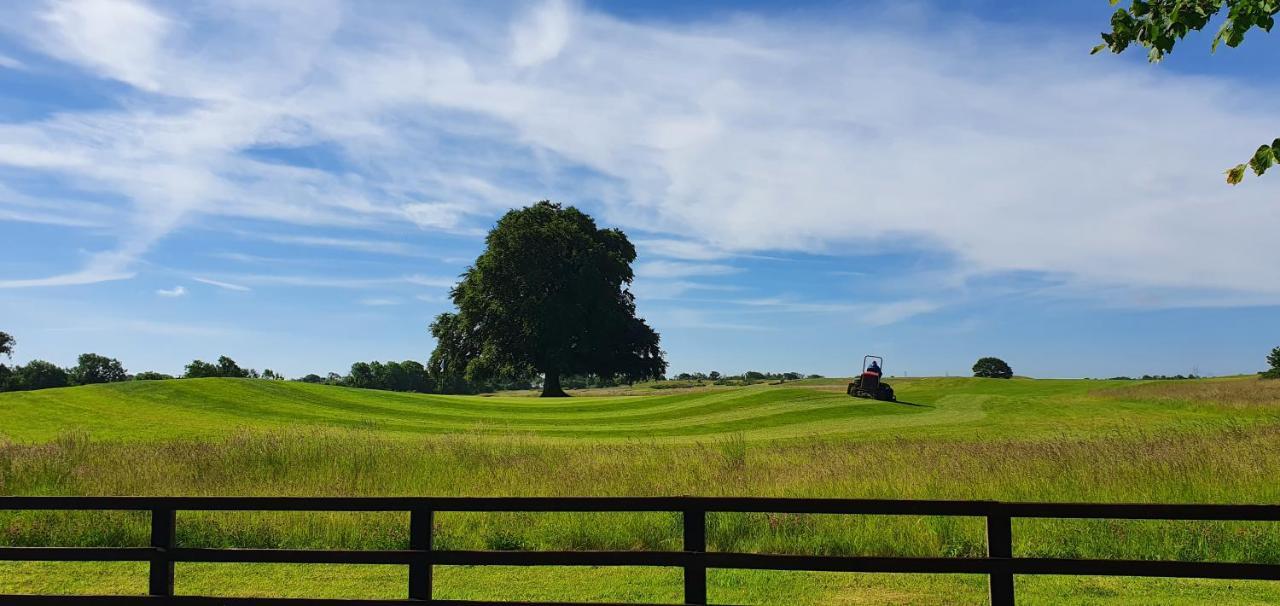 Moyvalley Hotel & Golf Resort Eksteriør bilde